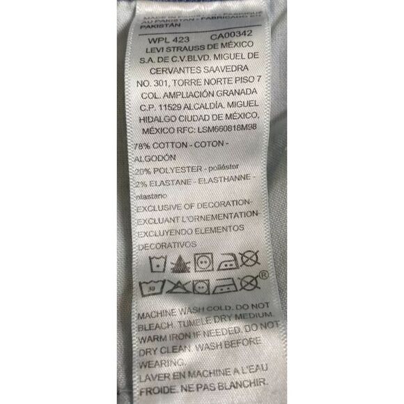 LEVI'S Signature Gold Women's Mid Rise Capri Jeans Size 10 (actual 30"x24") - Picture 11 of 12